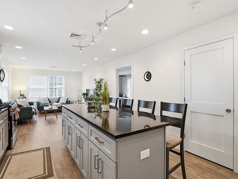 149 Pleasant St #2 — Photo 9