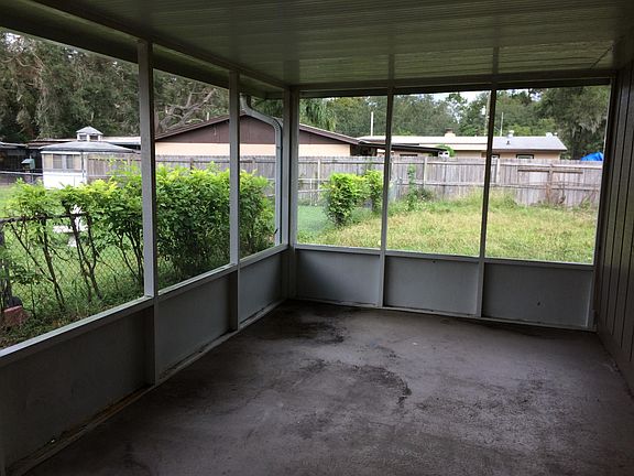 3rd image of 5727 Knollwood Dr