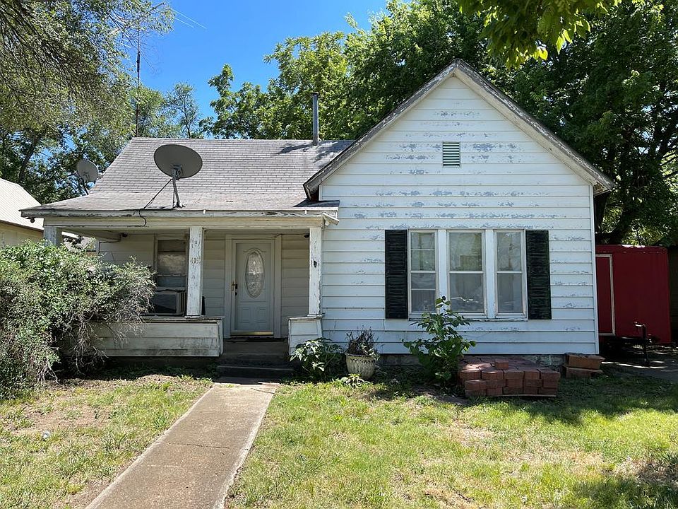 419 W 3rd St, Chanute, KS 66720 MLS 47075 Zillow