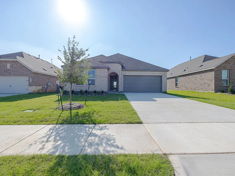 2220 Pommel Ln — Photo 2