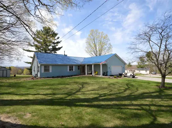 111 Hillcrest Dr, East Jordan, MI 49727