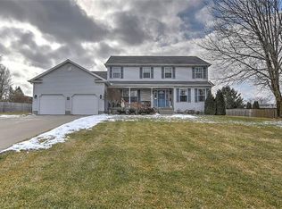 8065 Burgett Dr, Decatur, IL 62521