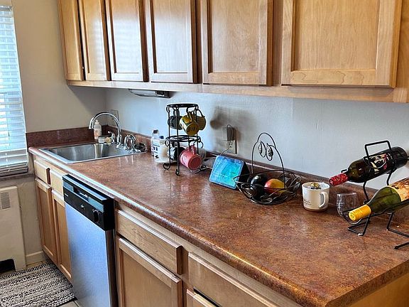3rd image of 2750 Linshaw Ct APT 8