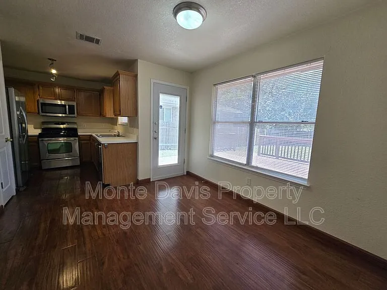 505 Shant St — Photo 6