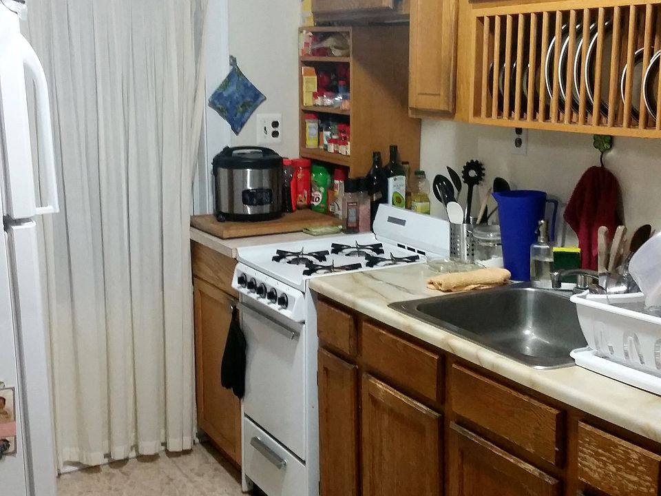 2nd image of 2264 28th St #2R
