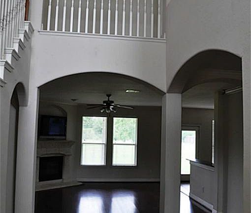 3rd image of 5119 Majestic Dr
