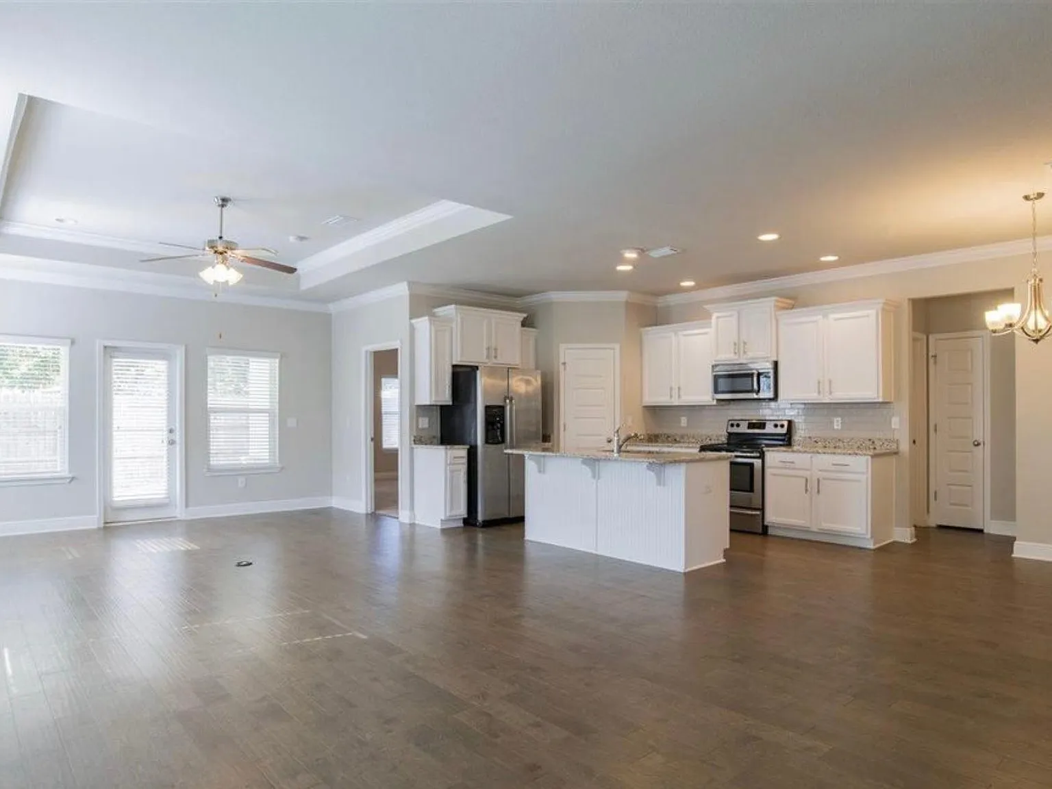 4 bed, 1948 sqft, $3,400 — Photo 4