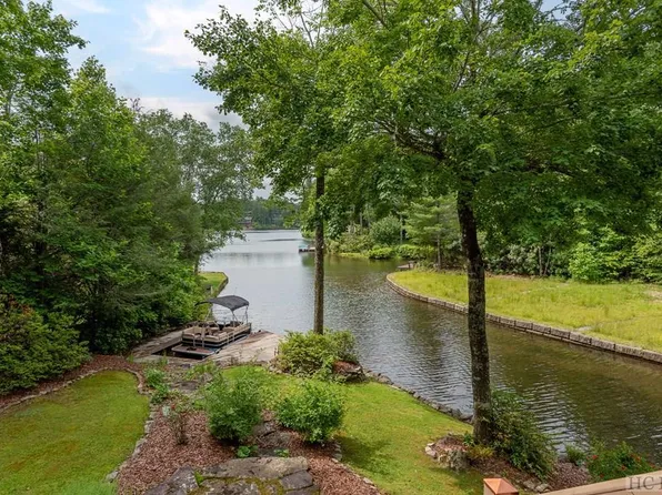 12 Club Drive, Sapphire, NC 28774