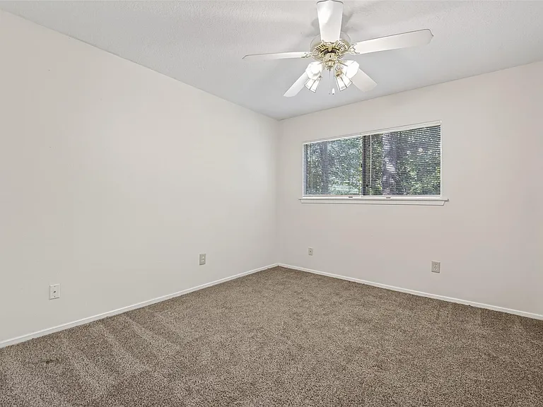1106 E Red Cedar Cir — Photo 24