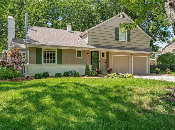 1951 SW Westwood Dr, Topeka, KS 66604