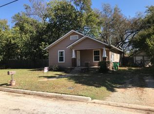 802 N Taylor St, Gainesville, TX 76240