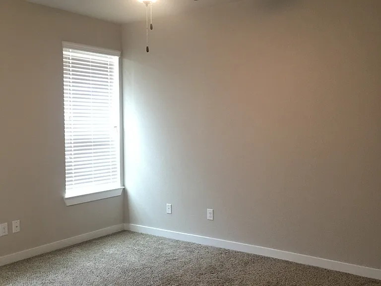 914 Chaparral Trl — Photo 10