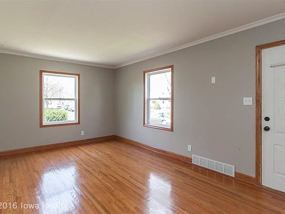 2nd image of 208 Hillside Ave
