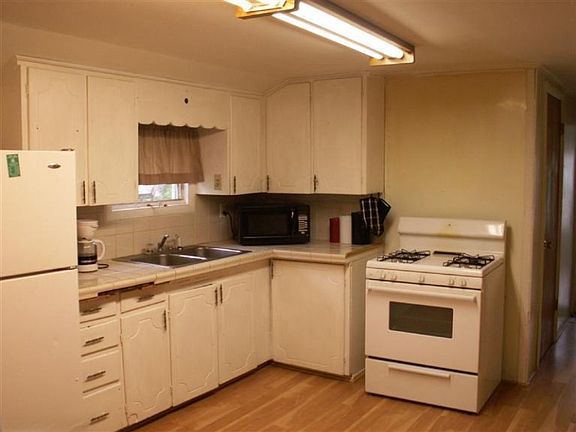 2nd image of 1010 Fulton St