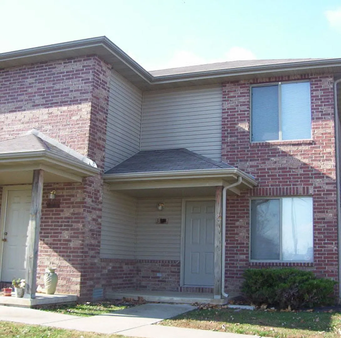 Fairway Tri-Plex — Photo 1