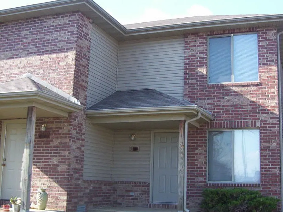 3319-3323 S Fairway Ave