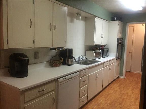 5th image of 917 Calvin Dr