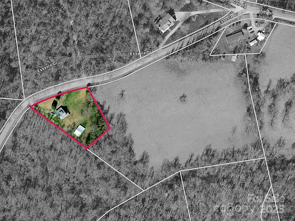4th image of 560 Esseola Dr