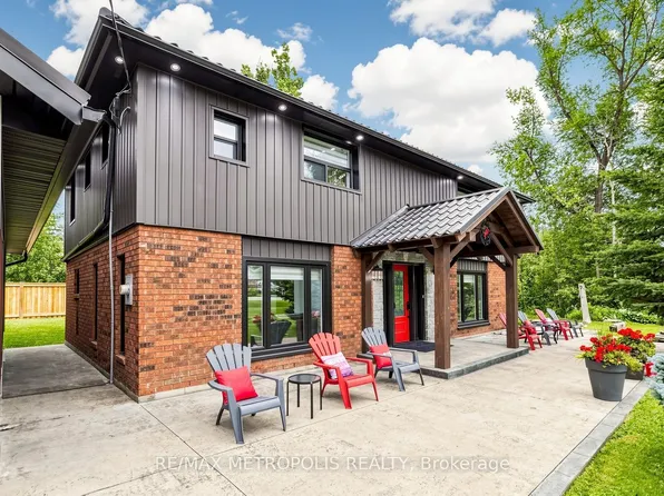 2739 Ireton St E, Innisfil, ON L9S 2J2