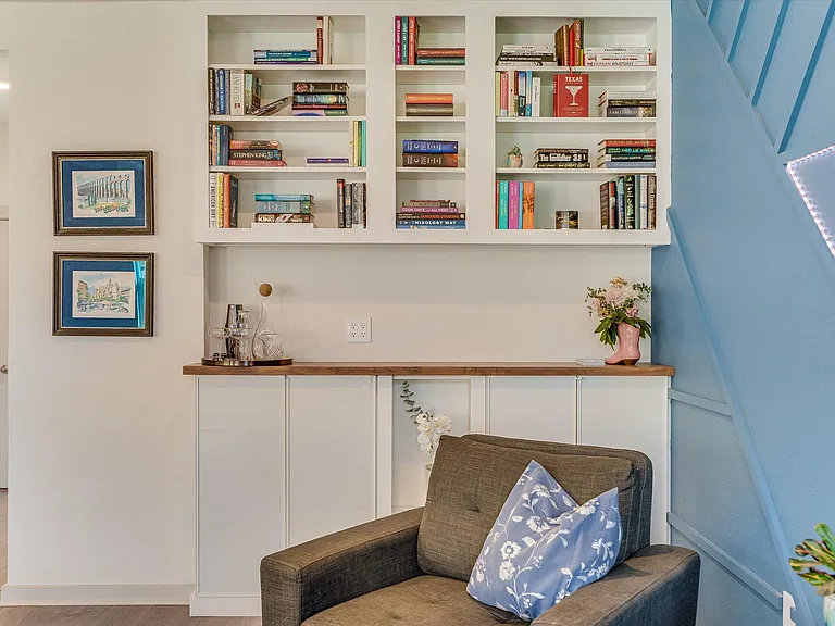 2405 Sisterdale Ln — Photo 11