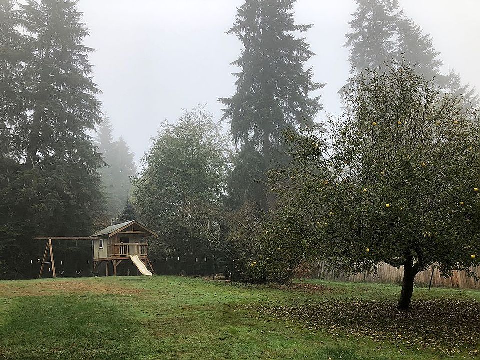 2nd image of 22717 Echo Lake Rd