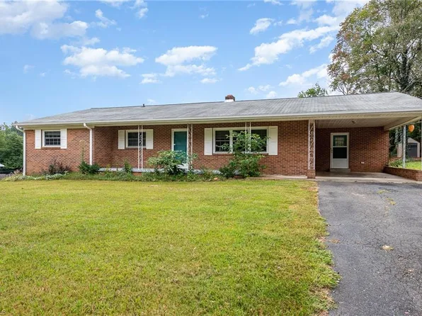 5170 New St, Walkertown, NC 27051