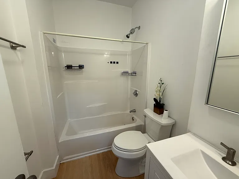 566 Shirley St #5 — Photo 14