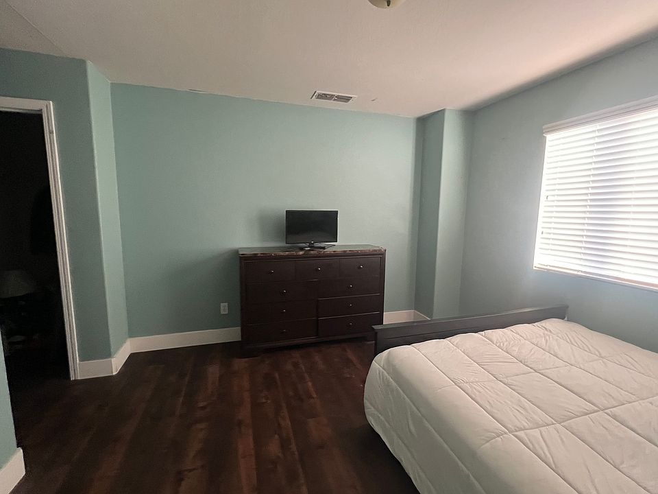 1st image of 9372 Anakin Ln