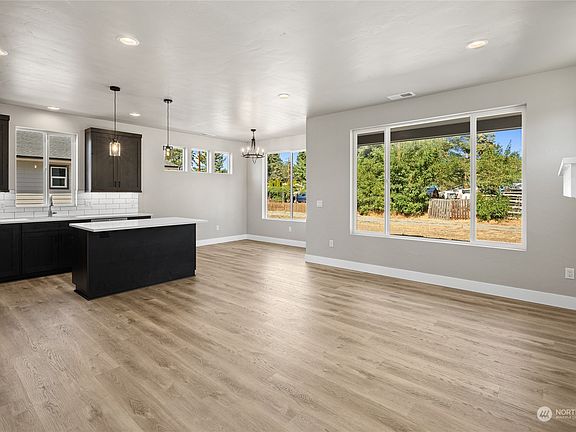 4th image of 416 Lincoln Avenue
