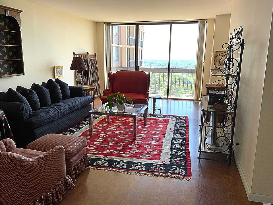 1st image of 26910 Grand Central Pkwy APT 21R