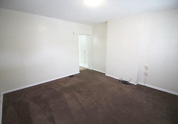 3rd image of 115 Chittenden Ave