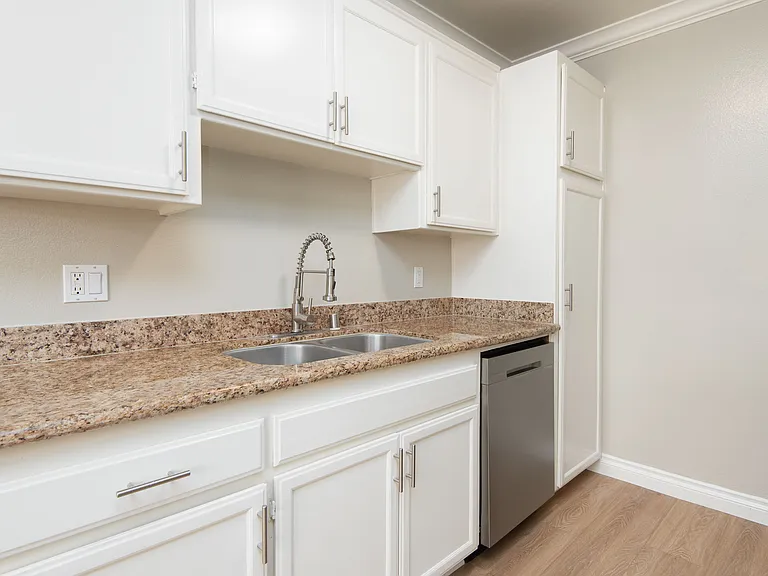 7120 Ramsgate Ave #106 — Photo 4