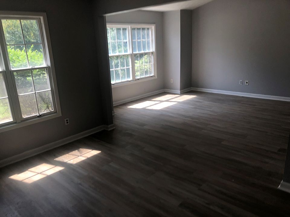 1st image of 2636 Country Trce SE