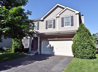 631 Wingpointe Dr, Aurora, IL 60506