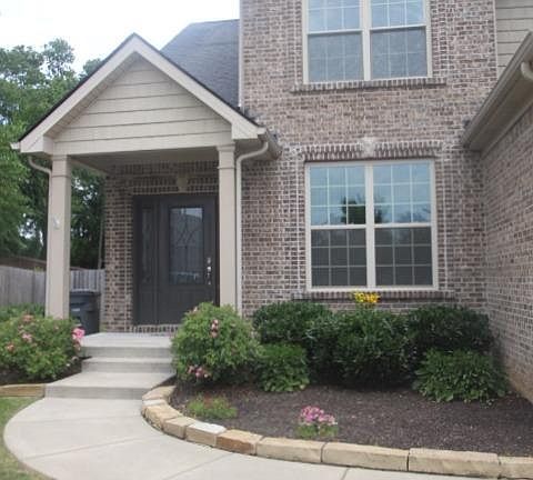 2nd image of 3326 Lawson Ln