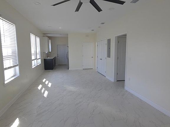 4th image of 803 Maryland Blvd