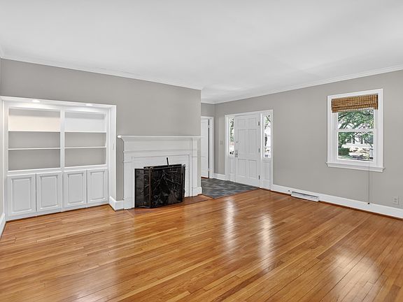 3rd image of 512 Carrison St