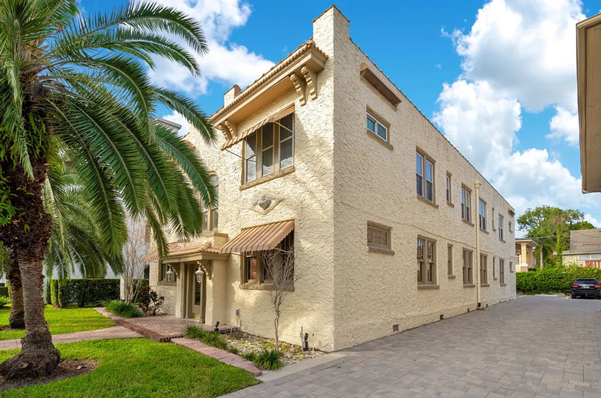 Building Photo - 613 E Ridgewood St #2