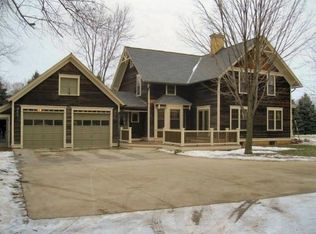 1869 Butternut Ln, Grafton, WI 53024