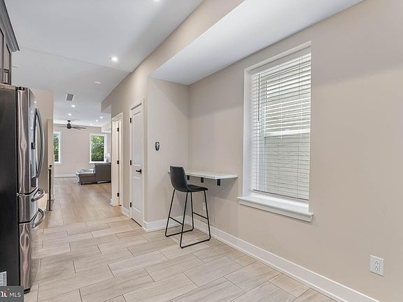 4th image of 614 S 15th St Floor 2