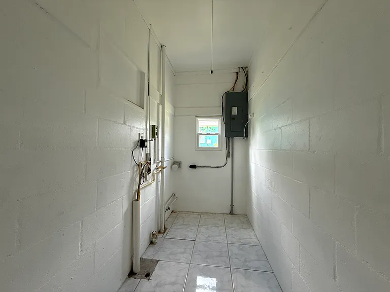 1319 NE 34th Ave — Photo 13