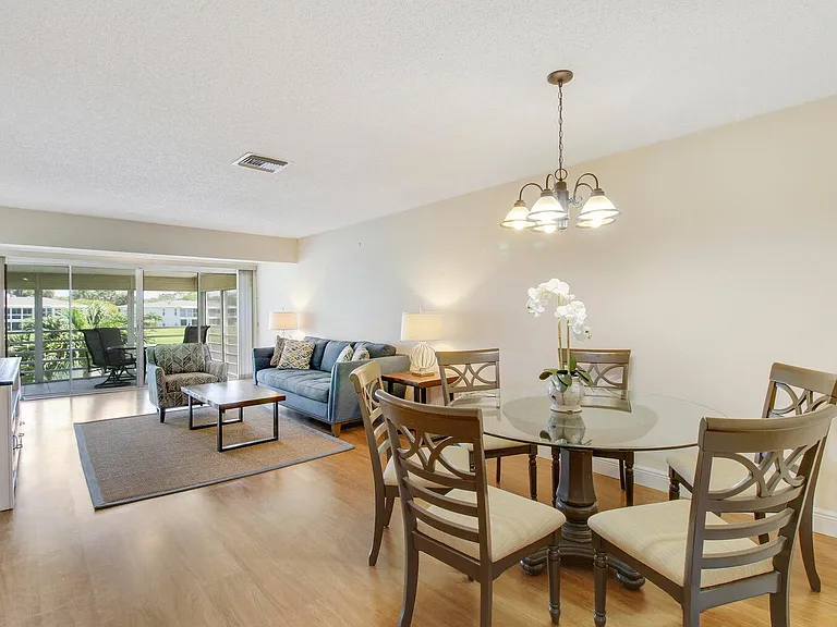 2730 SW 13th St #203 — Photo 4