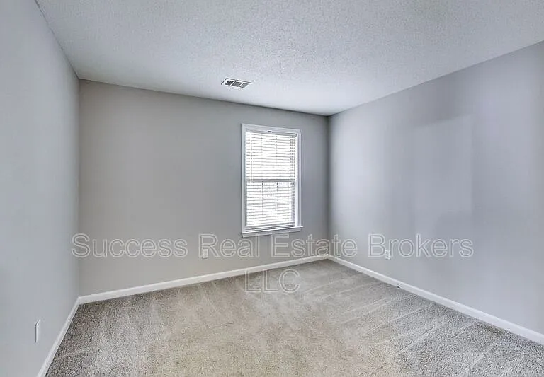 1645 Heyford Cir NW — Photo 13