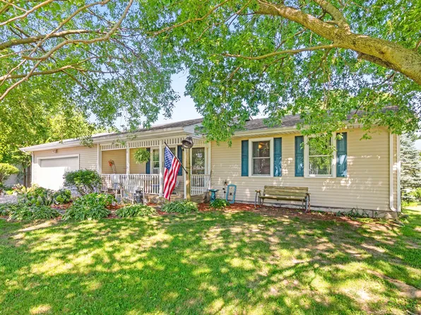 158 Tammy Ln, Somonauk, IL 60552
