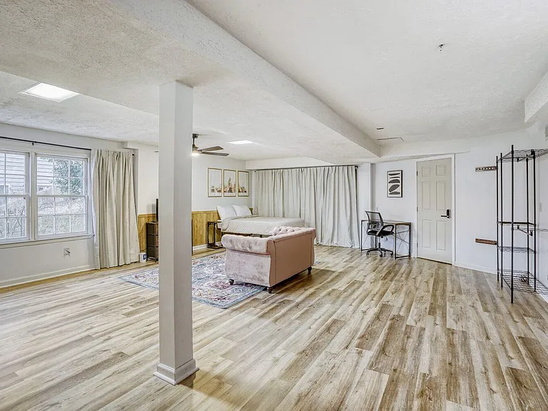 Meadowchase Ct — Photo 4
