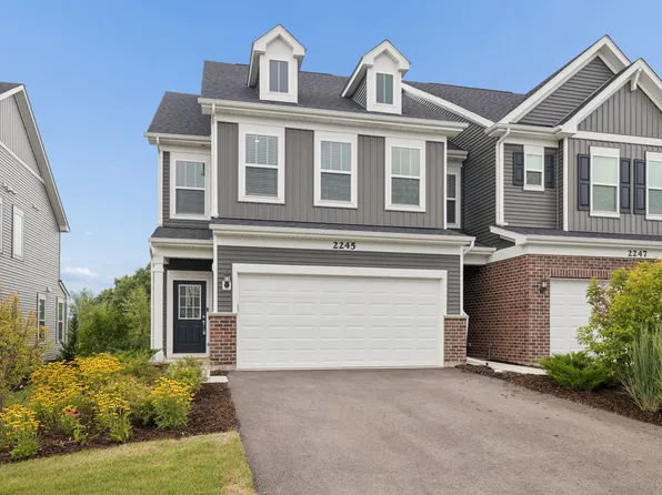 2245 Horseshoe Cir, Naperville, IL 60564
