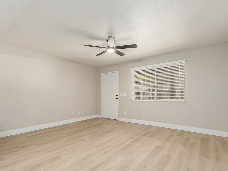 8838 N 8th St #102 — Photo 10