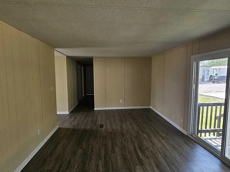 2737 W Washington Ctr #244 — Photo 4