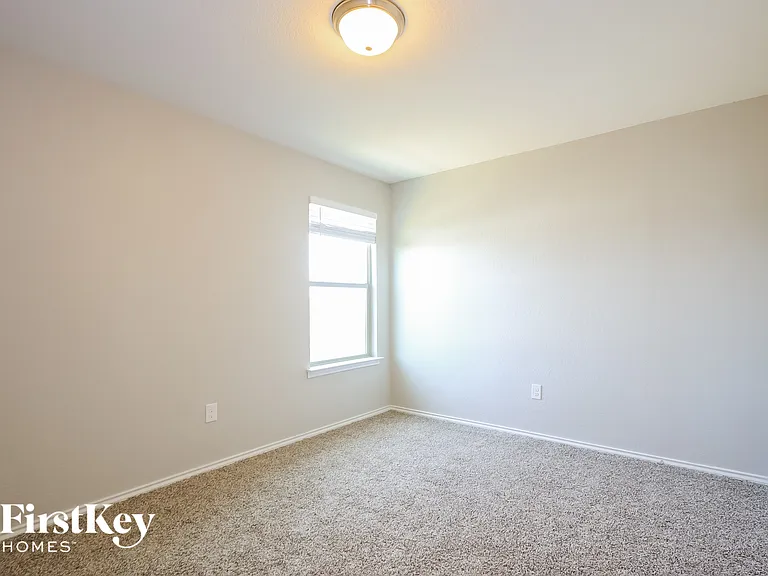 7015 Pescala Rdg — Photo 10