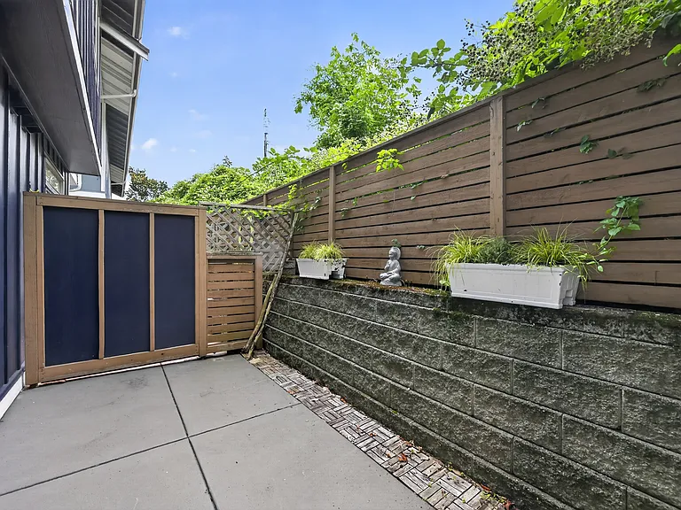 2172 Yakima Ct — Photo 18